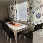 Apartment Saunallinen Iso Omakotitalo