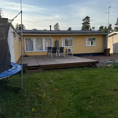 Saunallinen Iso Omakotitalo *