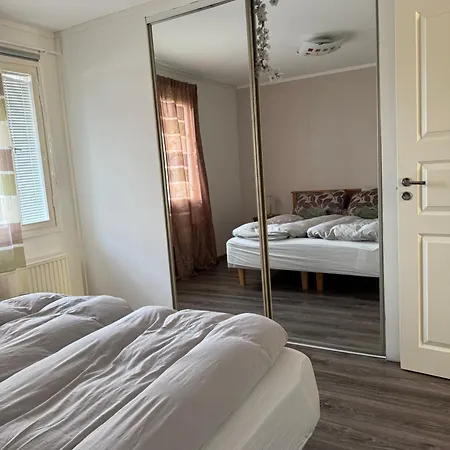 Saunallinen Iso Omakotitalo *