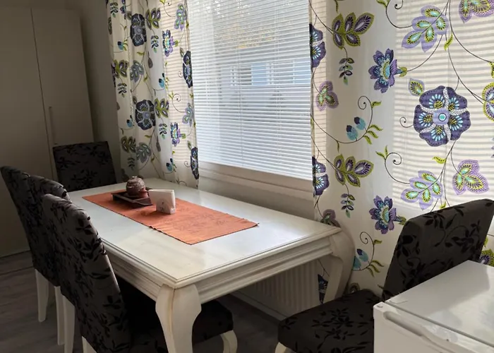 Apartment Saunallinen Iso Omakotitalo