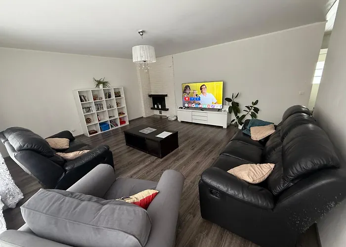 Apartment Saunallinen Iso Omakotitalo *